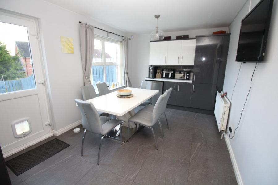 37 Brackenridge Close