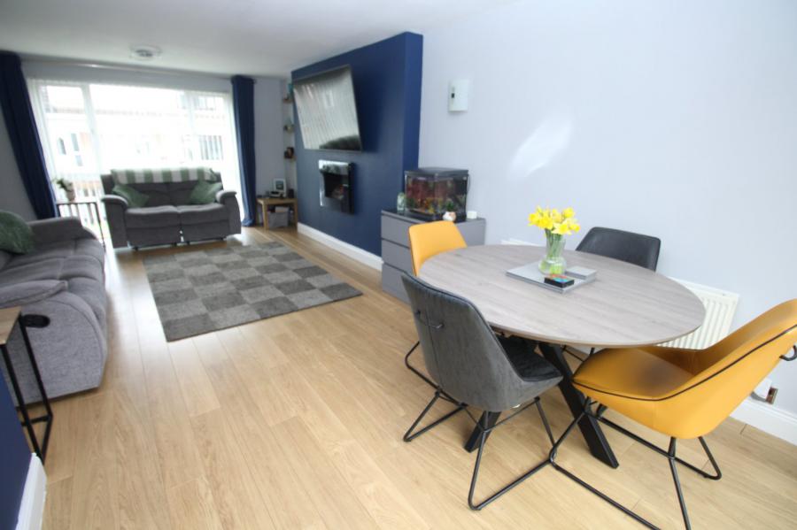 27 Cormorant Park