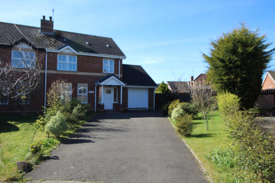 11 Brackenridge Close