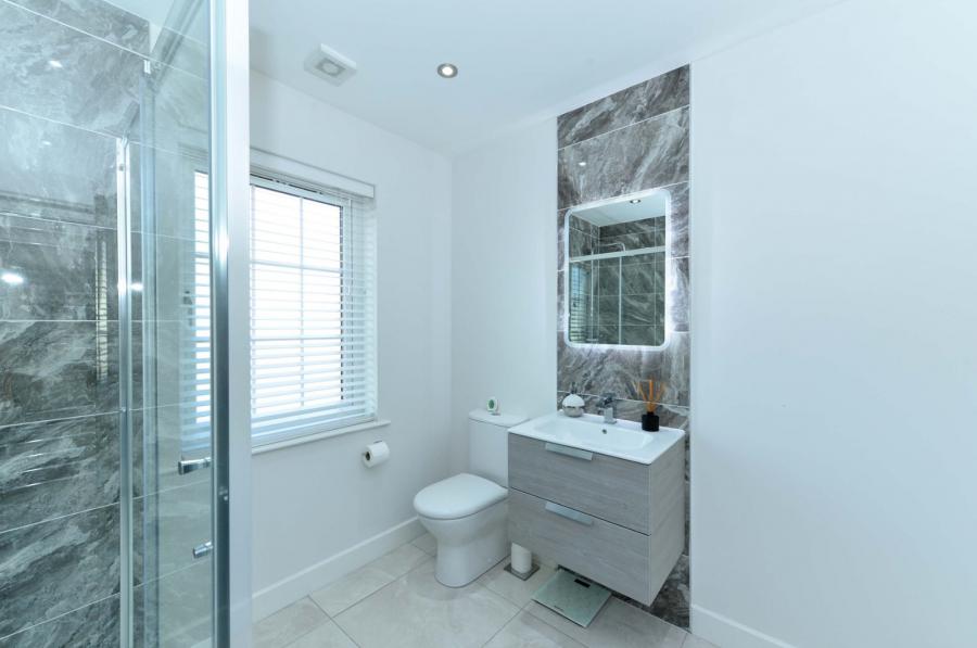 14 Bashford Park Close
