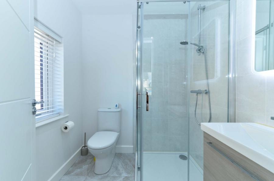 14 Bashford Park Close