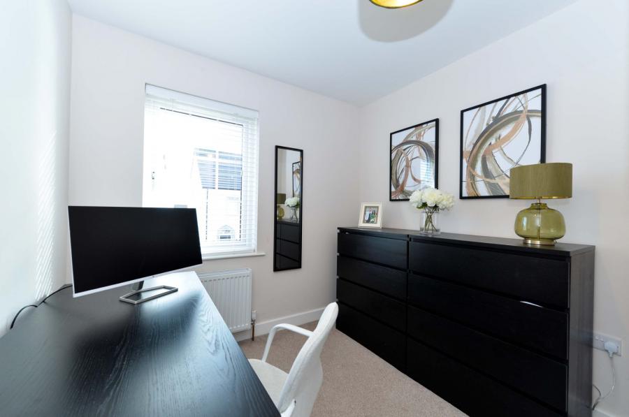 14 Bashford Park Close