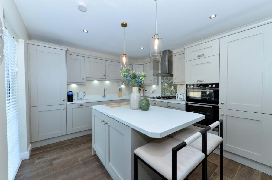 14 Bashford Park Close
