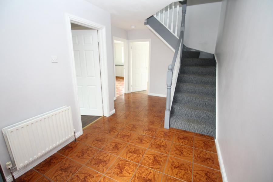 16 Edmonstone Avenue