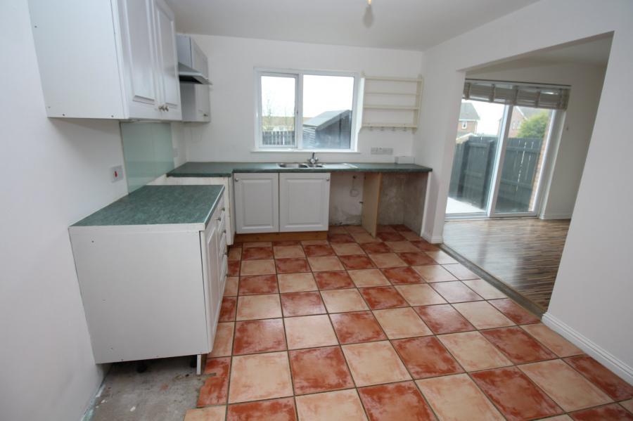 16 Edmonstone Avenue