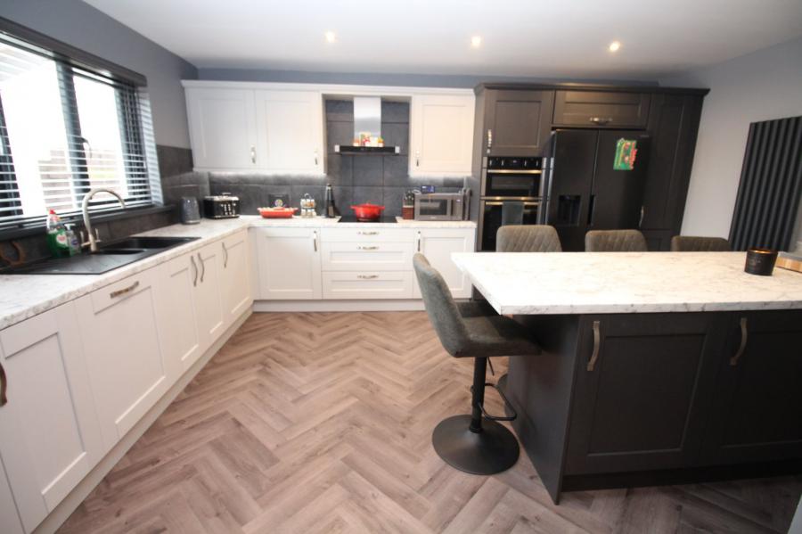 149 Broadlands