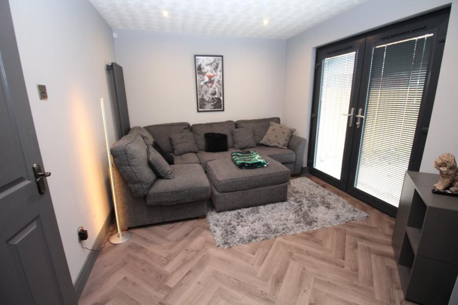 149 Broadlands