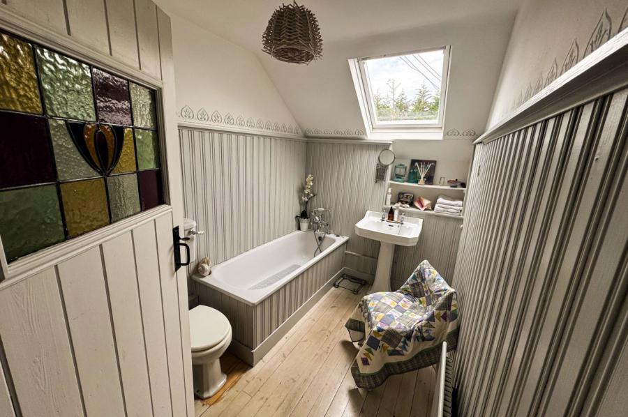 32 Hillhead Road