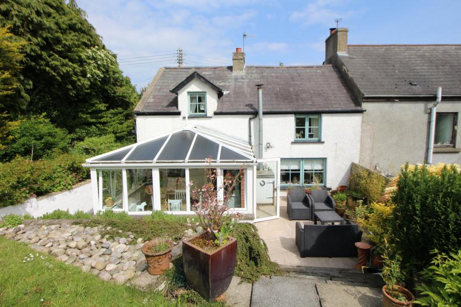 32 Hillhead Road