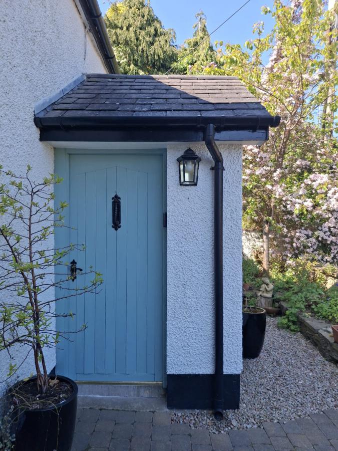 32 Hillhead Road