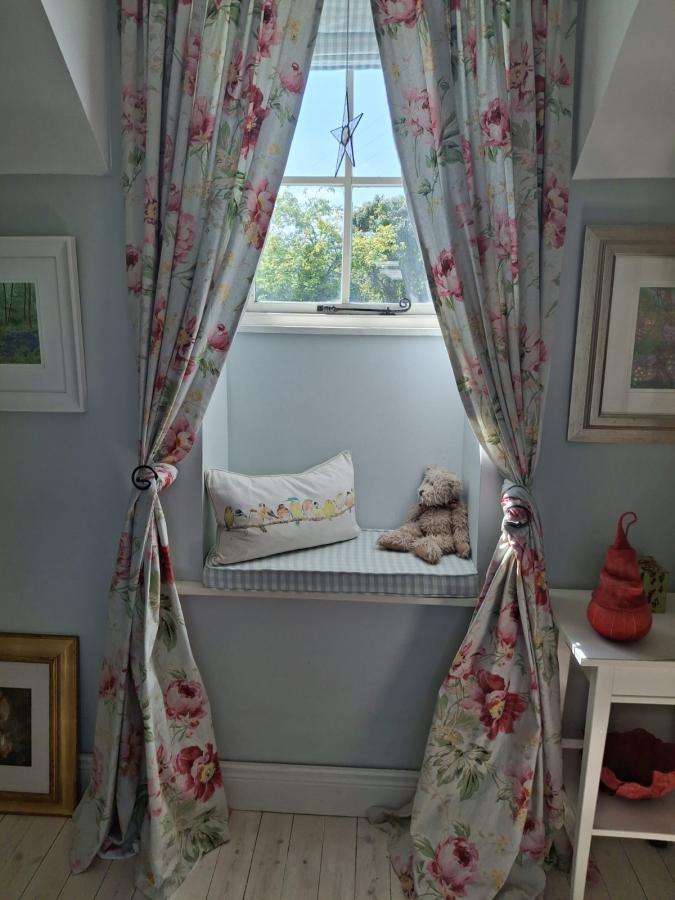 32 Hillhead Road