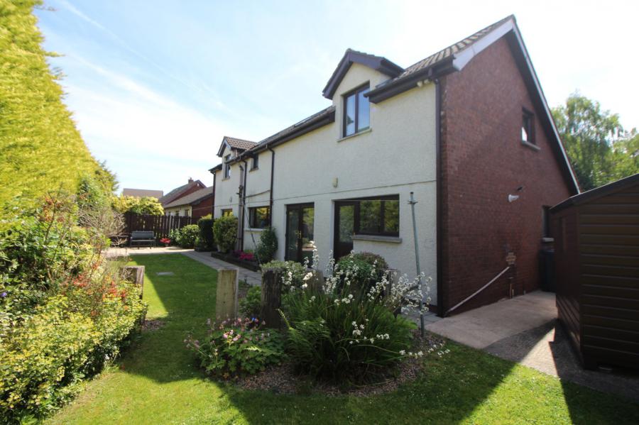 8 Harwood Park