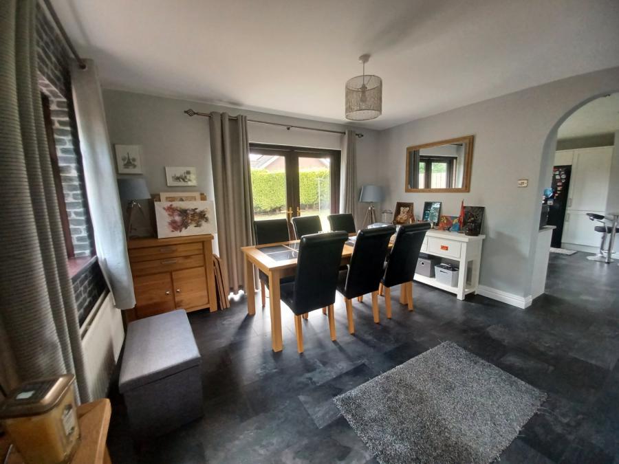 11 Bessfield Avenue