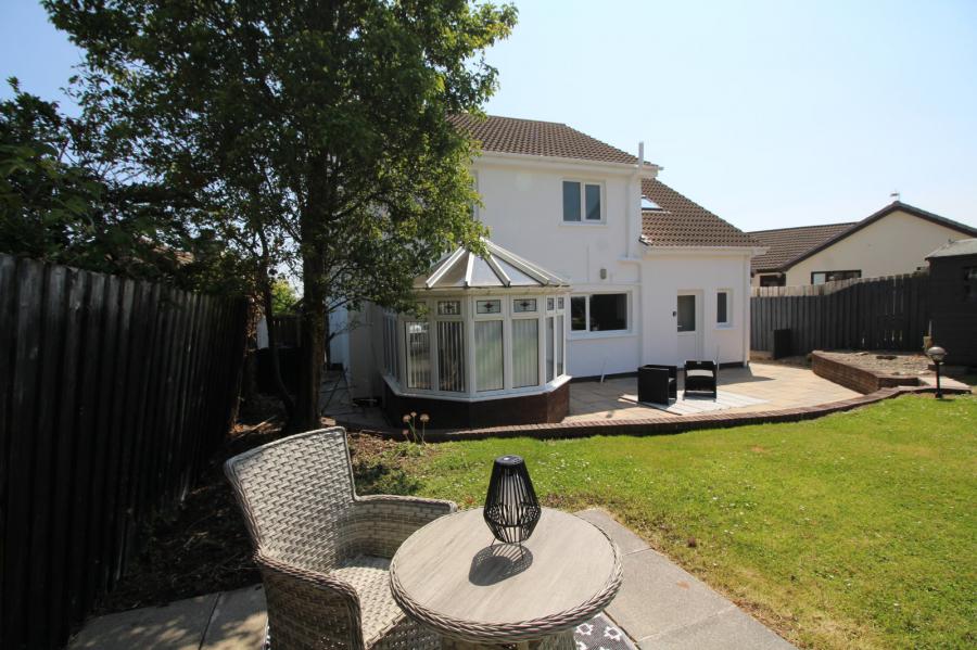 4 Kingsland Crescent