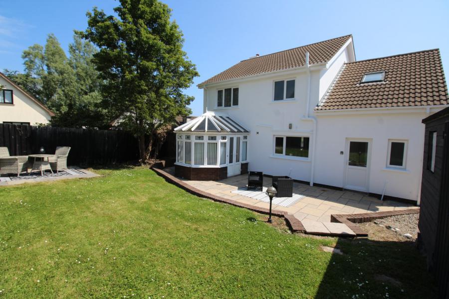4 Kingsland Crescent