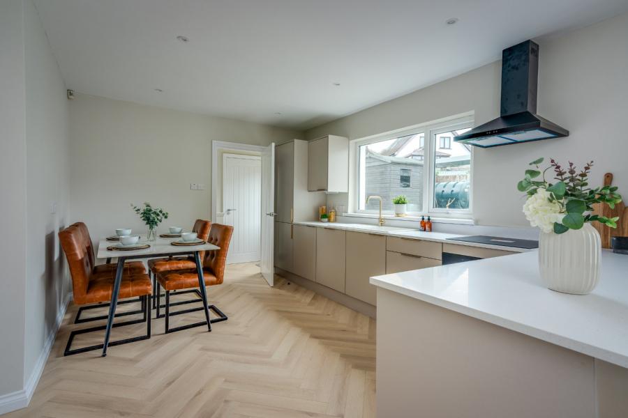 4 Kingsland Crescent