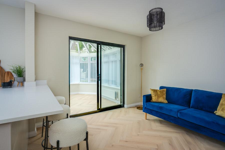 4 Kingsland Crescent