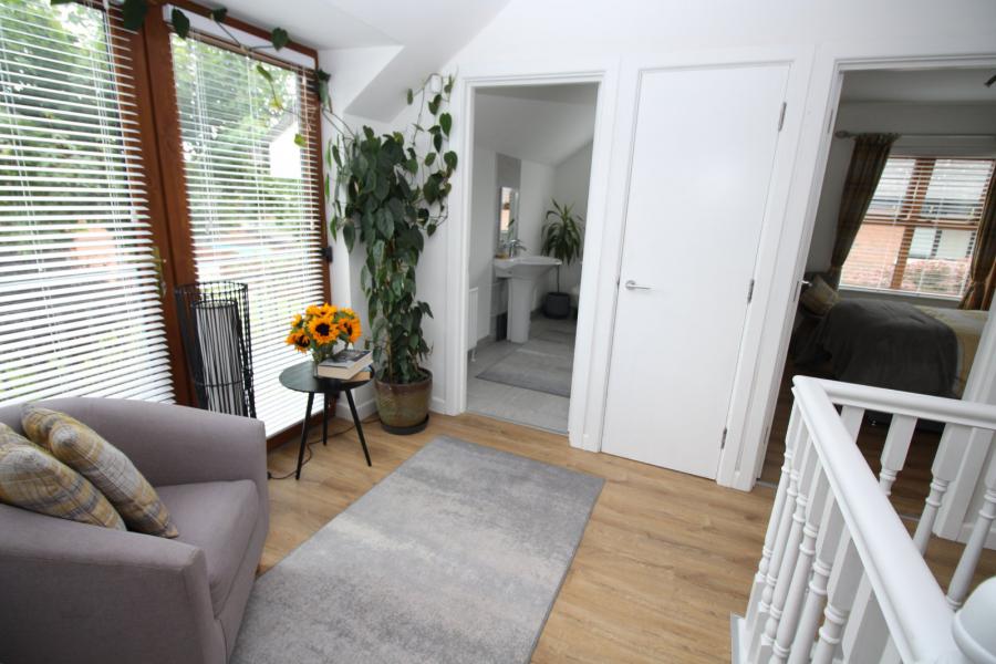 12 Meadowbank