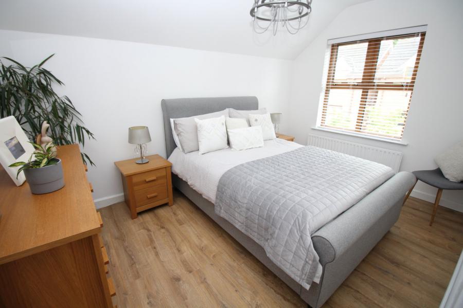 12 Meadowbank