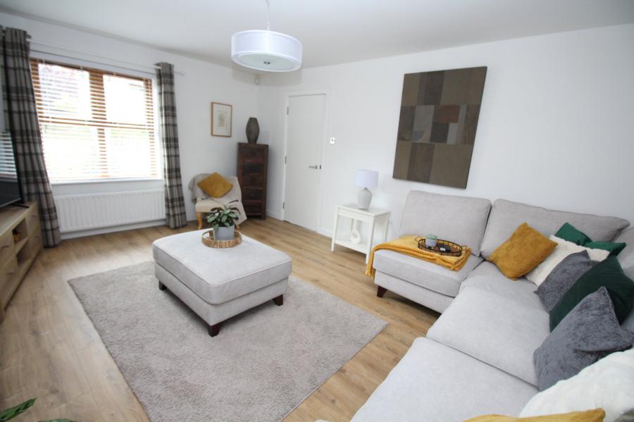 12 Meadowbank