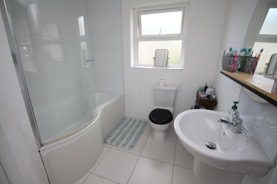 5 Leafield Court