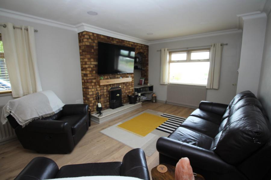 4 Hillhead Road