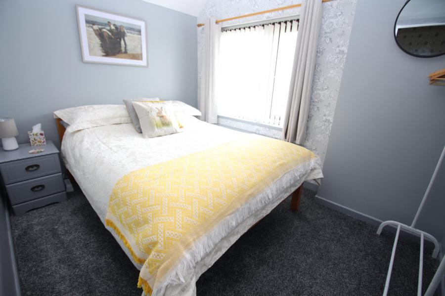 4 Hillhead Road