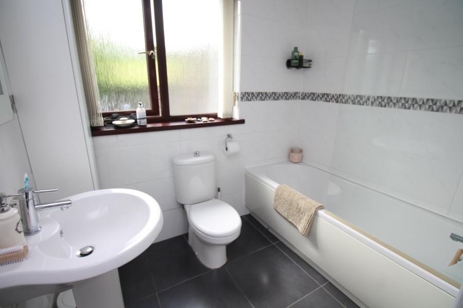 4 Hillhead Road