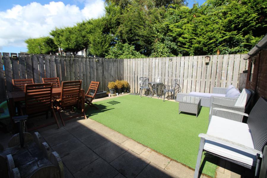 18 Leicester Park