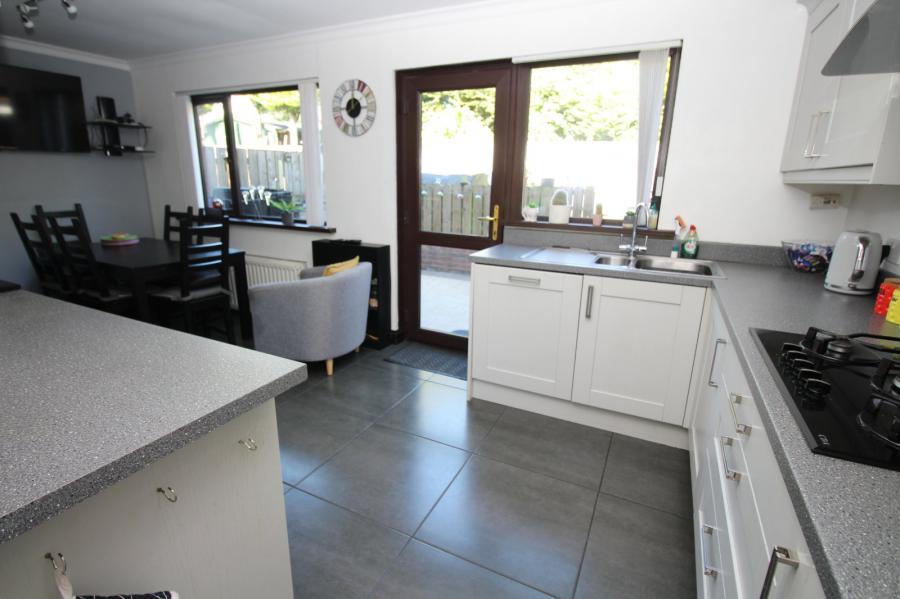 18 Leicester Park