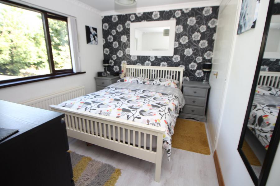 18 Leicester Park