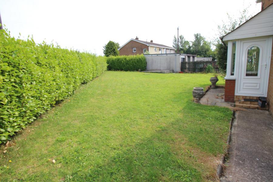 16 Macroom Gardens