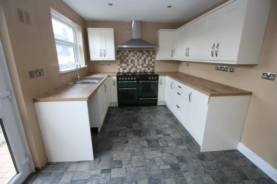 16 Macroom Gardens