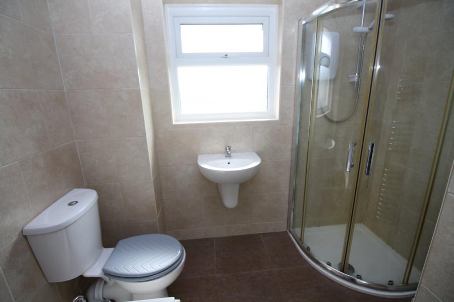 16 Macroom Gardens
