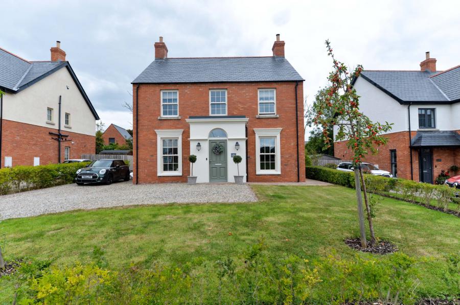 11 Goldenview Park,Carrickfergus, County Antrim, BT38 8RS