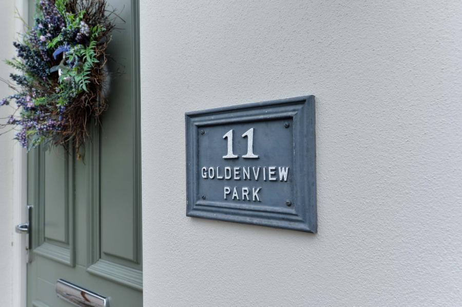 11 Goldenview Park