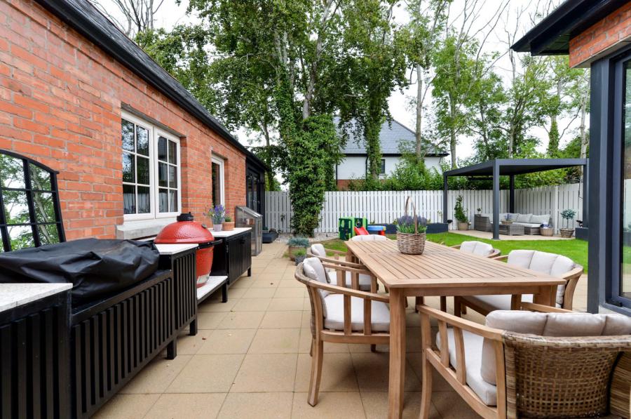11 Goldenview Park