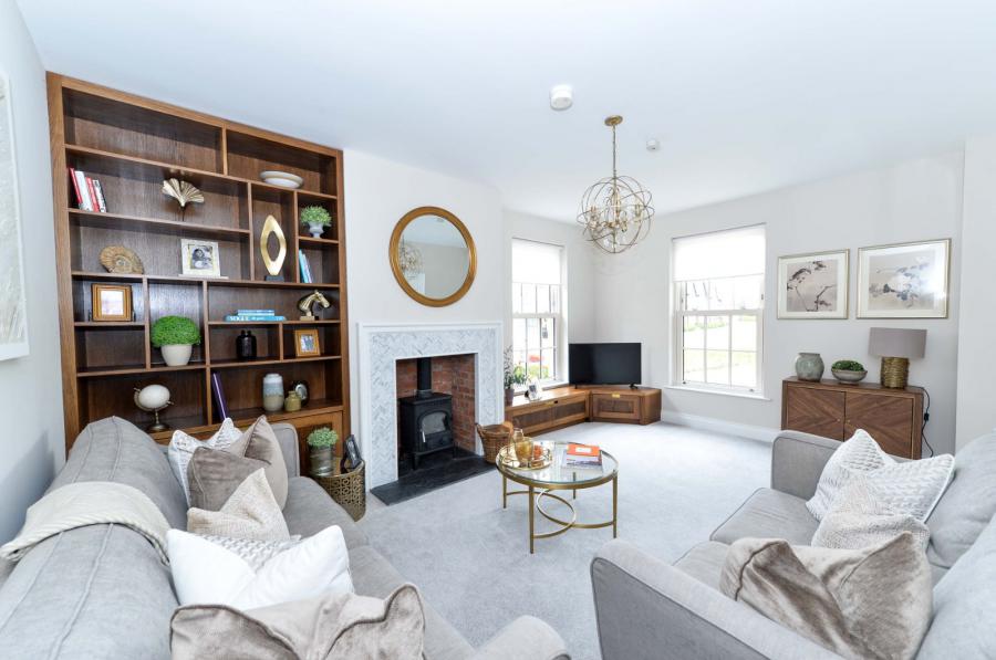 11 Goldenview Park