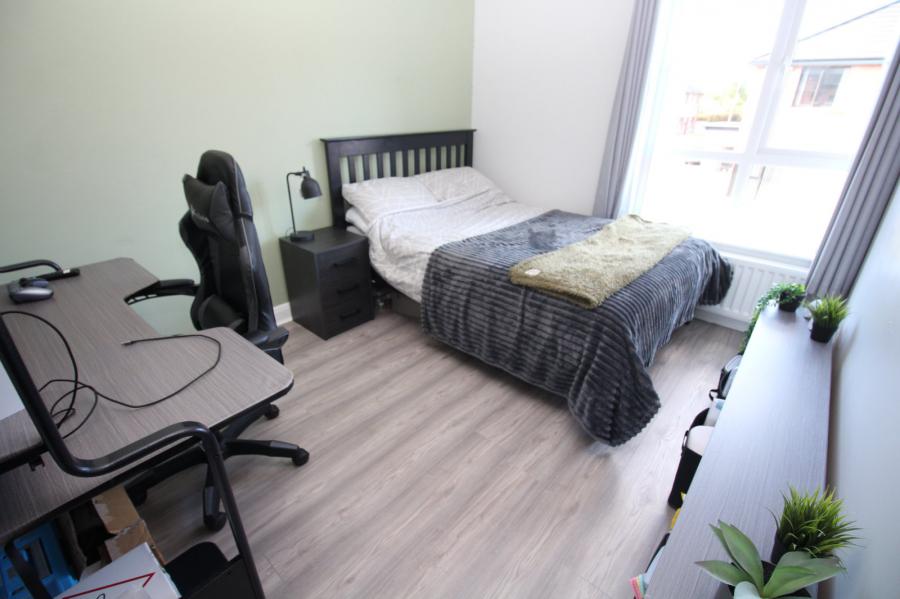 20 Glenfield, 14 Highgrove Road