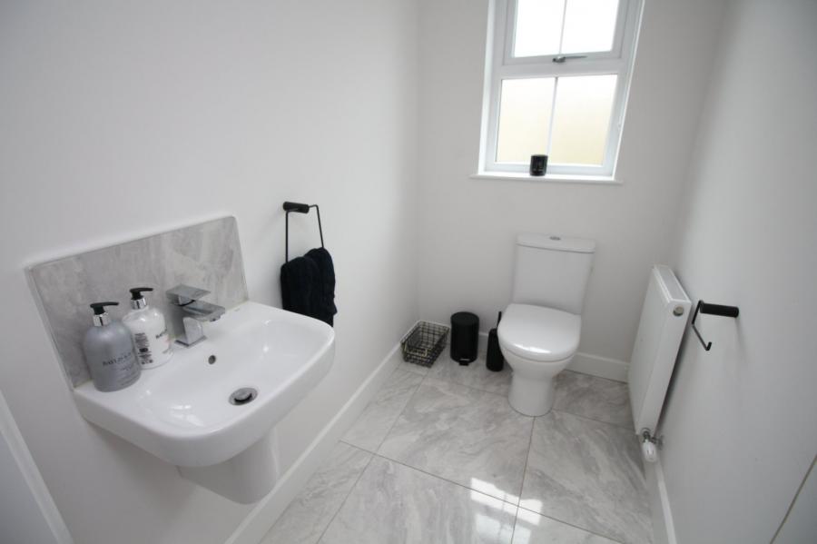 8 Bashford Park Avenue 8 Bashford Park Avenue