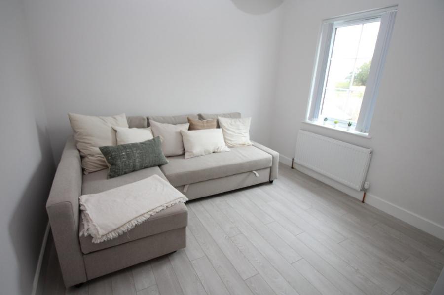 8 Bashford Park Avenue 8 Bashford Park Avenue