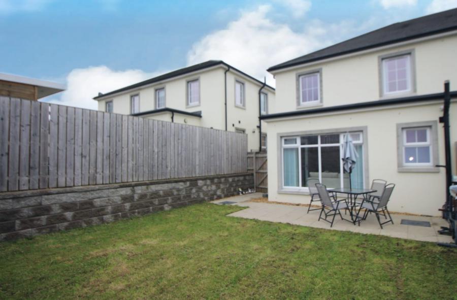 8 Bashford Park Avenue 8 Bashford Park Avenue