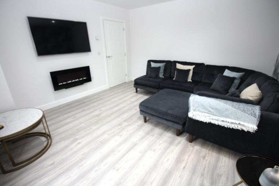 8 Bashford Park Avenue 8 Bashford Park Avenue