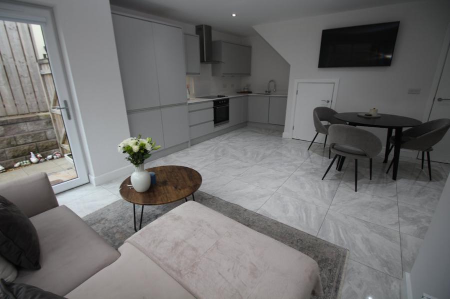 8 Bashford Park Avenue 8 Bashford Park Avenue