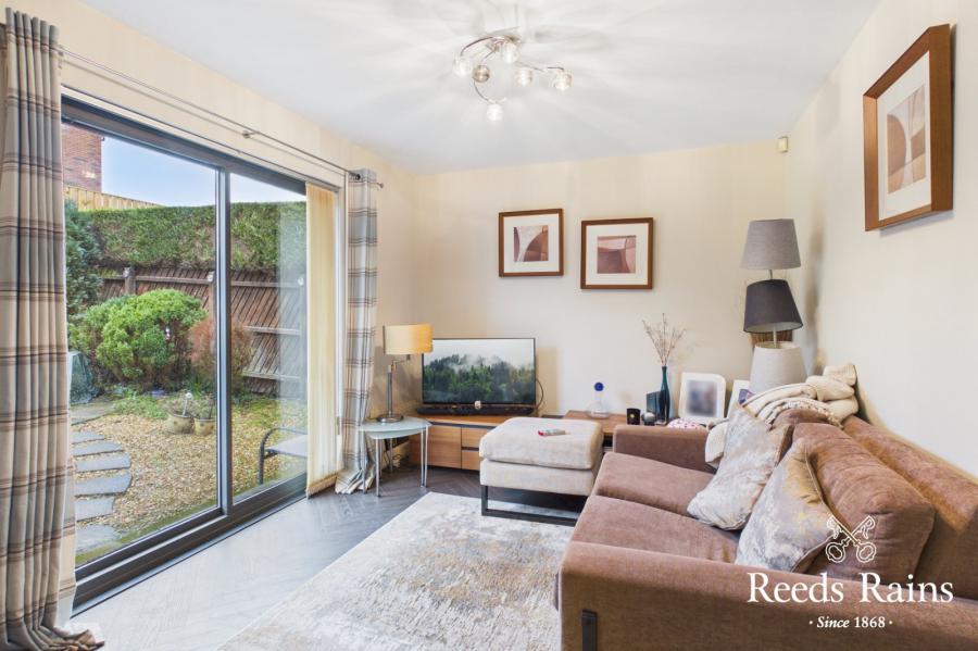 11 Portsmouth Gardens