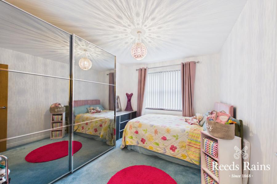 11 Portsmouth Gardens