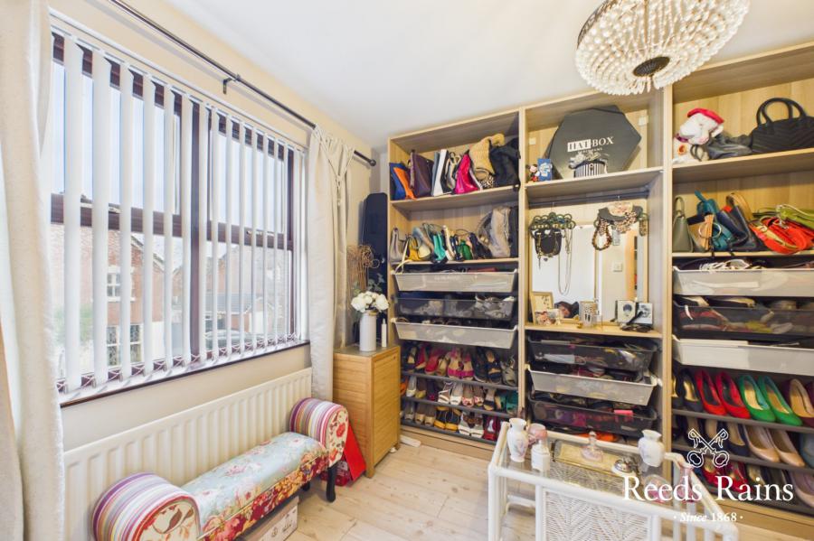 11 Portsmouth Gardens