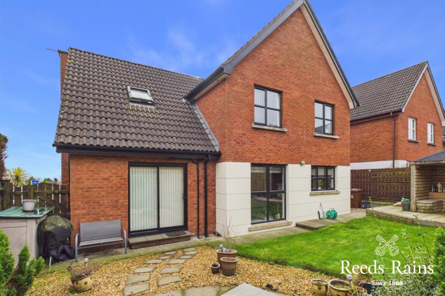 11 Portsmouth Gardens