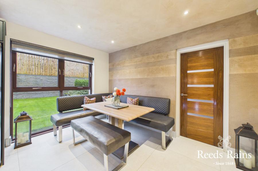 11 Portsmouth Gardens