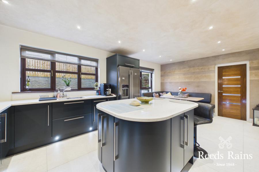 11 Portsmouth Gardens